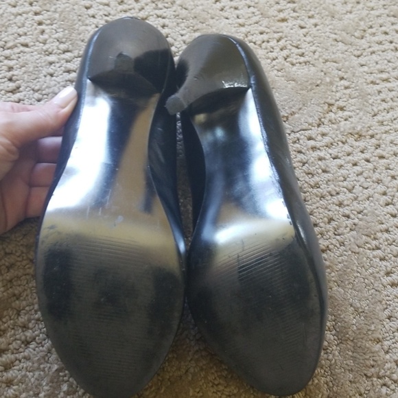 Heels - Picture 4 of 4